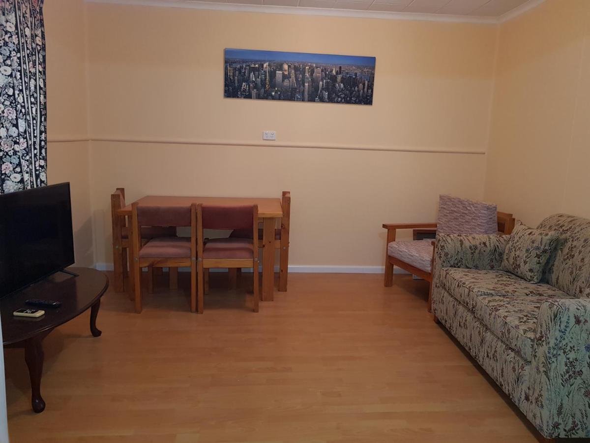 Agva Opal Apartment Coober Pedy Bagian luar foto